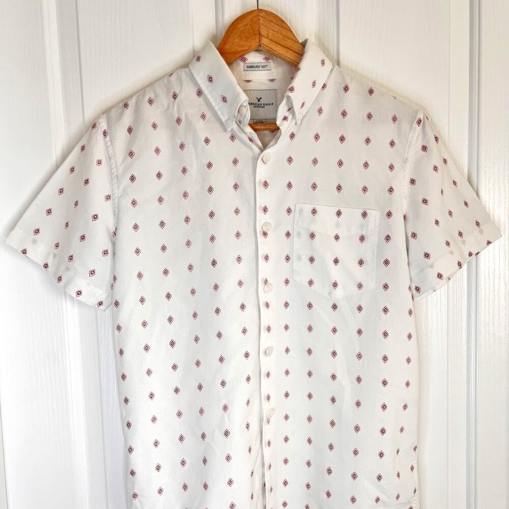 American Eagle Men's Short Sleeve White Shirt with Red and Black Diamonds